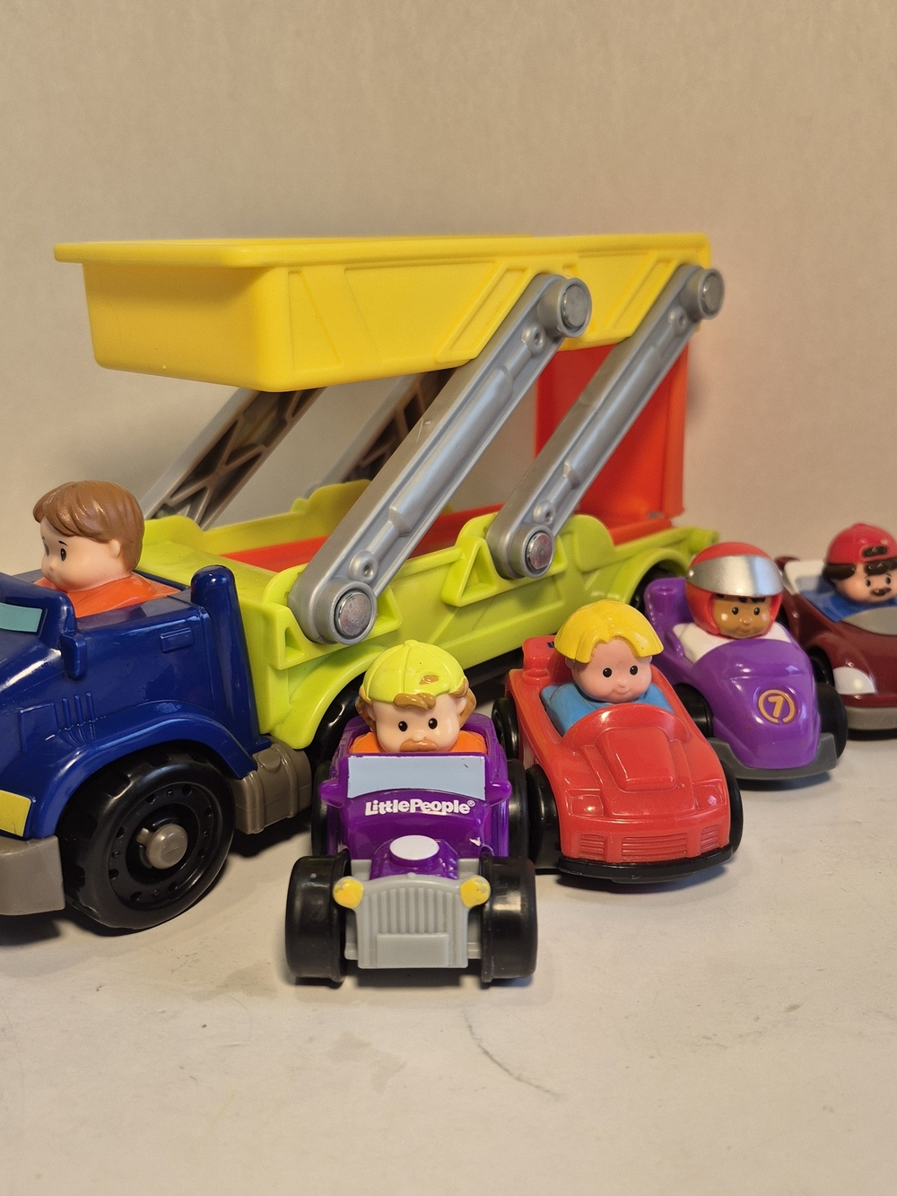 Fisher Price Little People Ramp N Go Carrier Transport Set Wheelies Hauler 2016